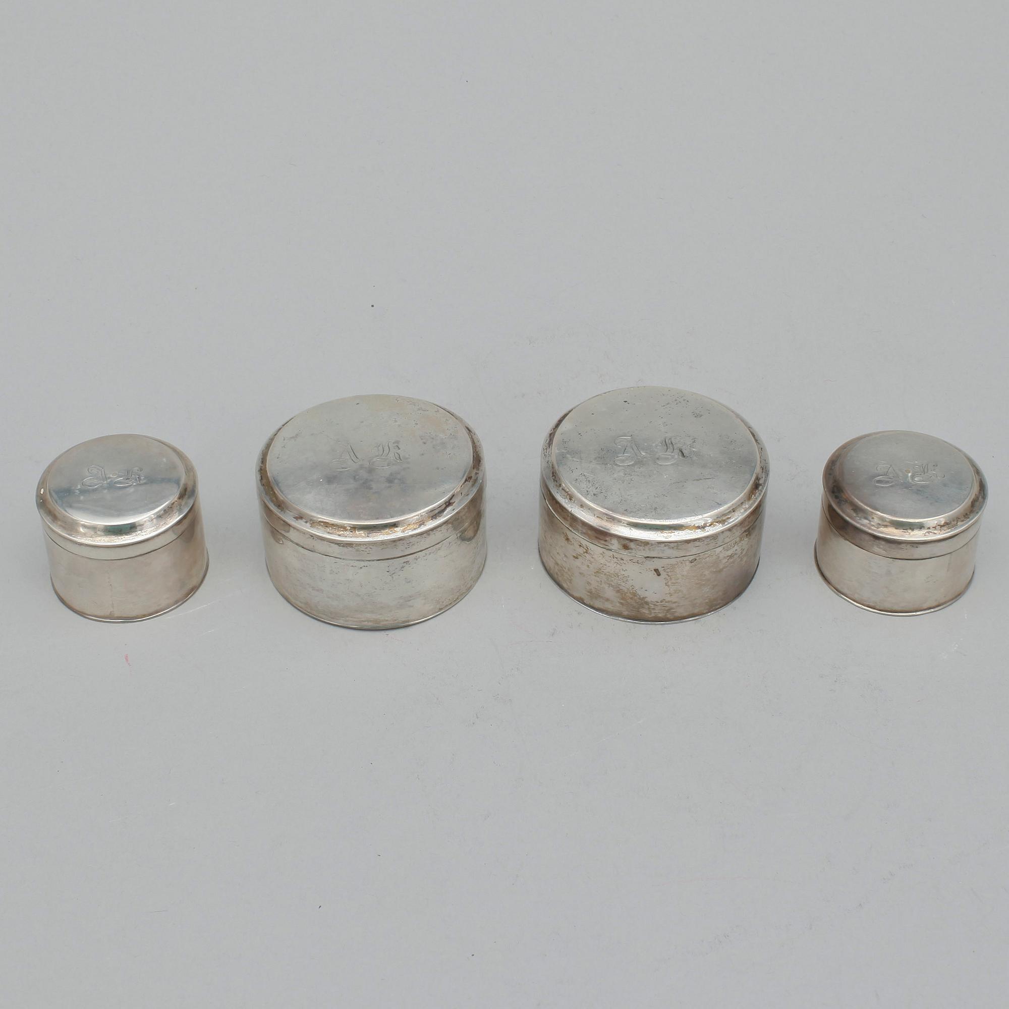 TOILETTEDOSOR, 2+1+1, silver, bla Gustaf Möllenborg. 1830-tal. Totalt ca 146 gram.