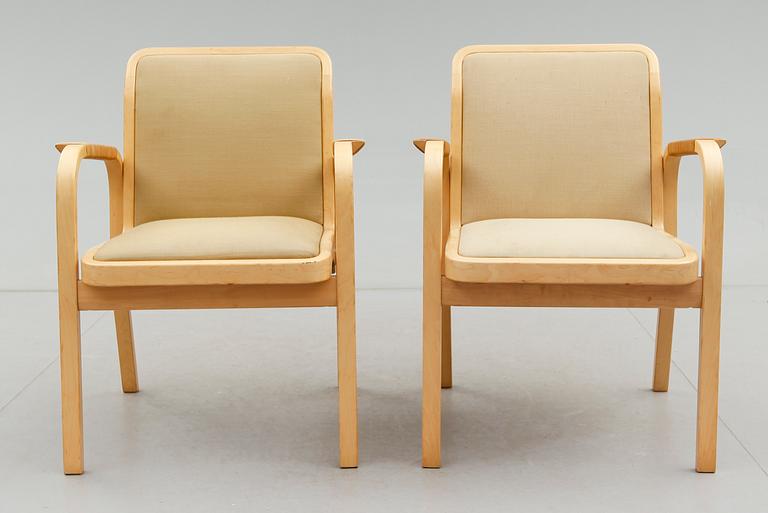 KARMSTOLAR, 1 par, modell E45, Alvar Aalto, Artek, 1900-talets andra hälft.