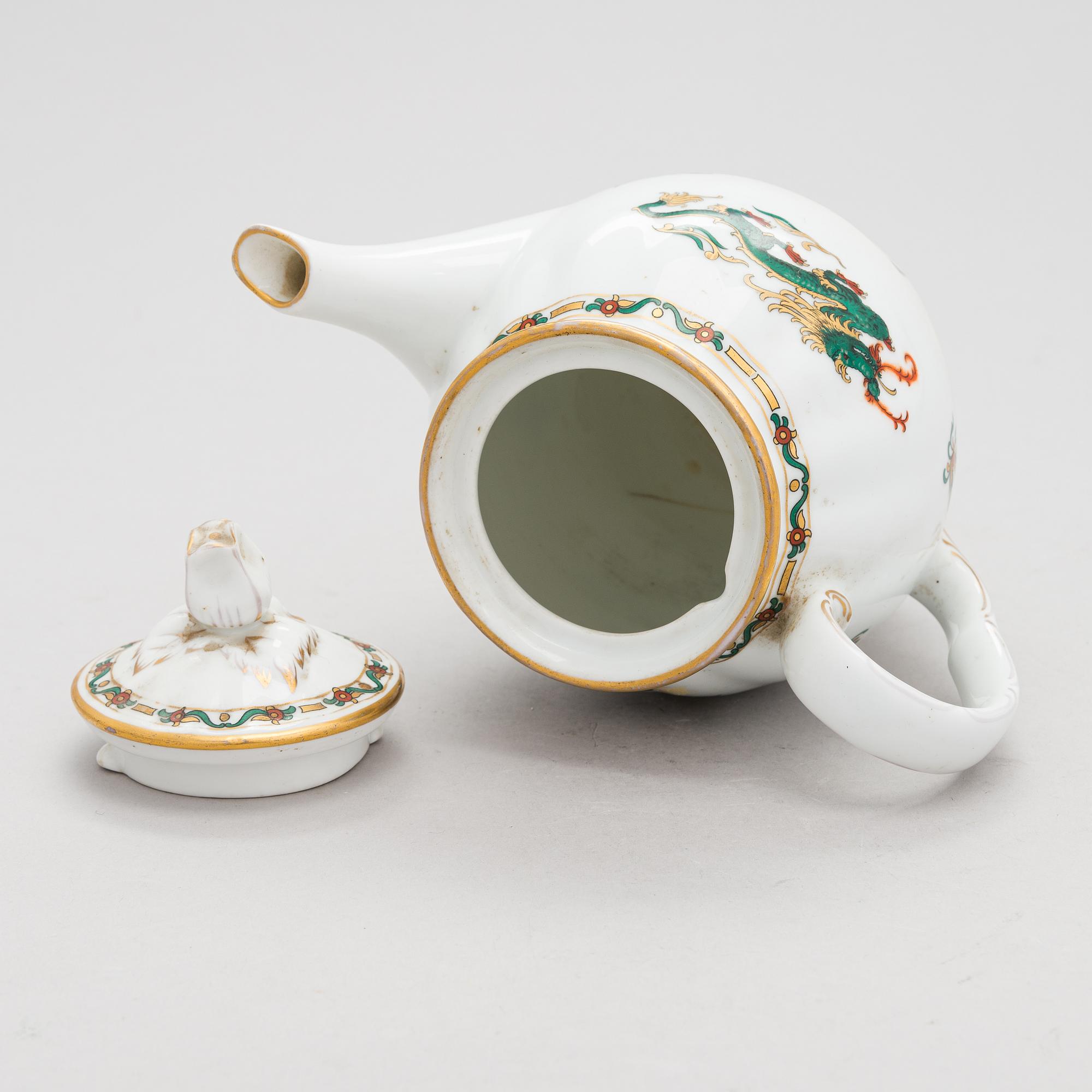 A ca 23-piece Dragon decorated coffee set, Arabia Finland 1920s-30s.