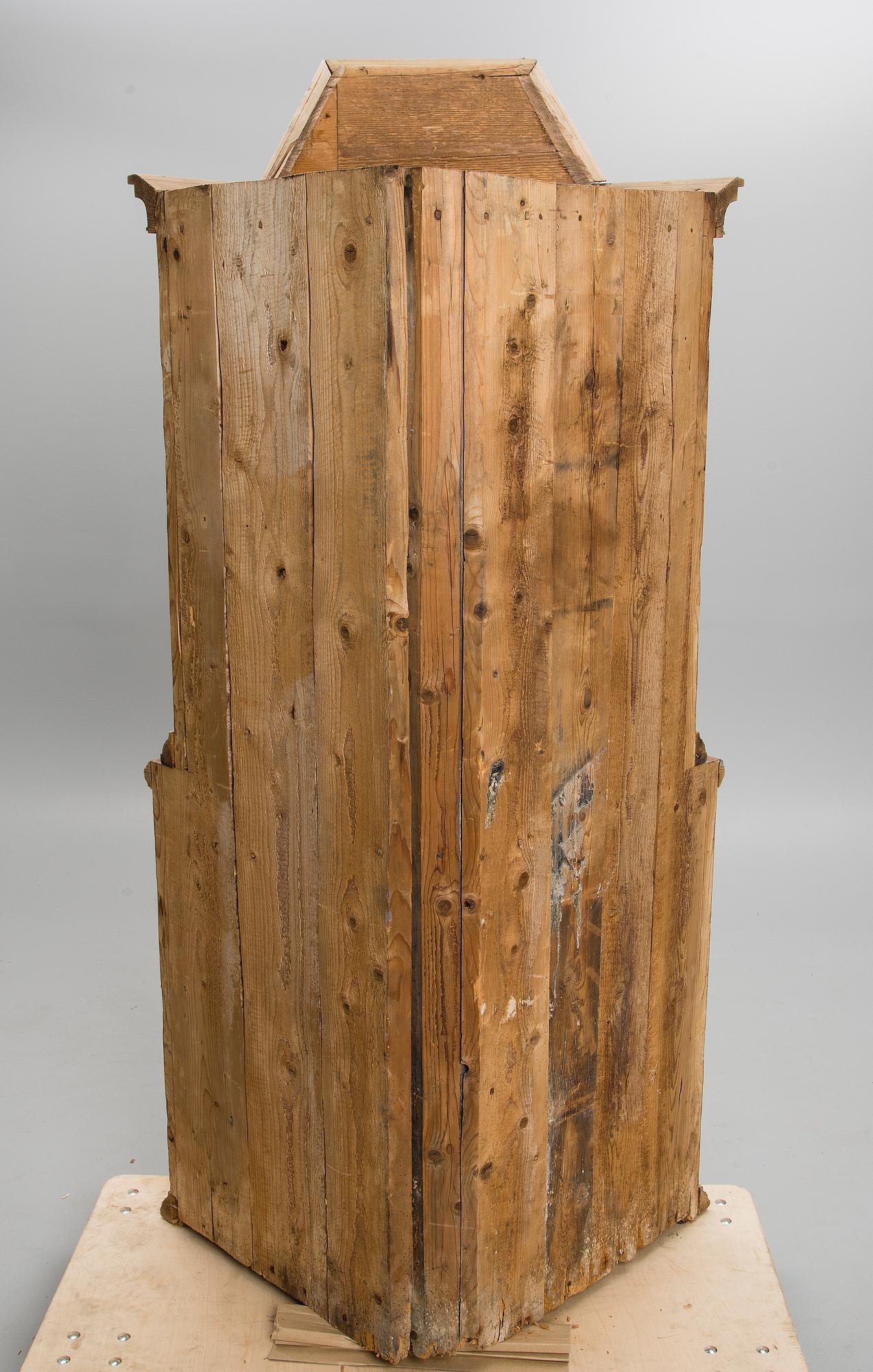 HÖRNSKÅP, sekelskiftet 1700/1800.