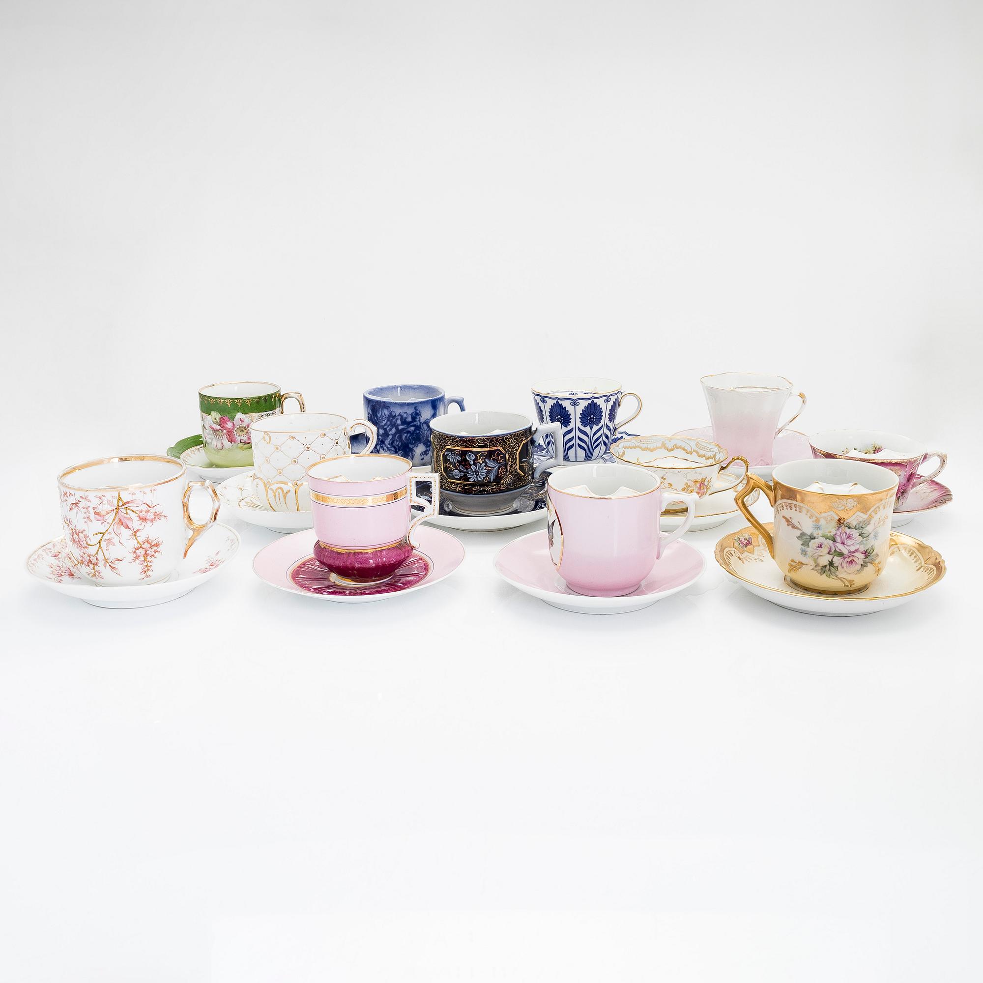 Mustaschkoppar, 24 par, porslin, bla England och Tyskland, 1800 och 1900-tal.