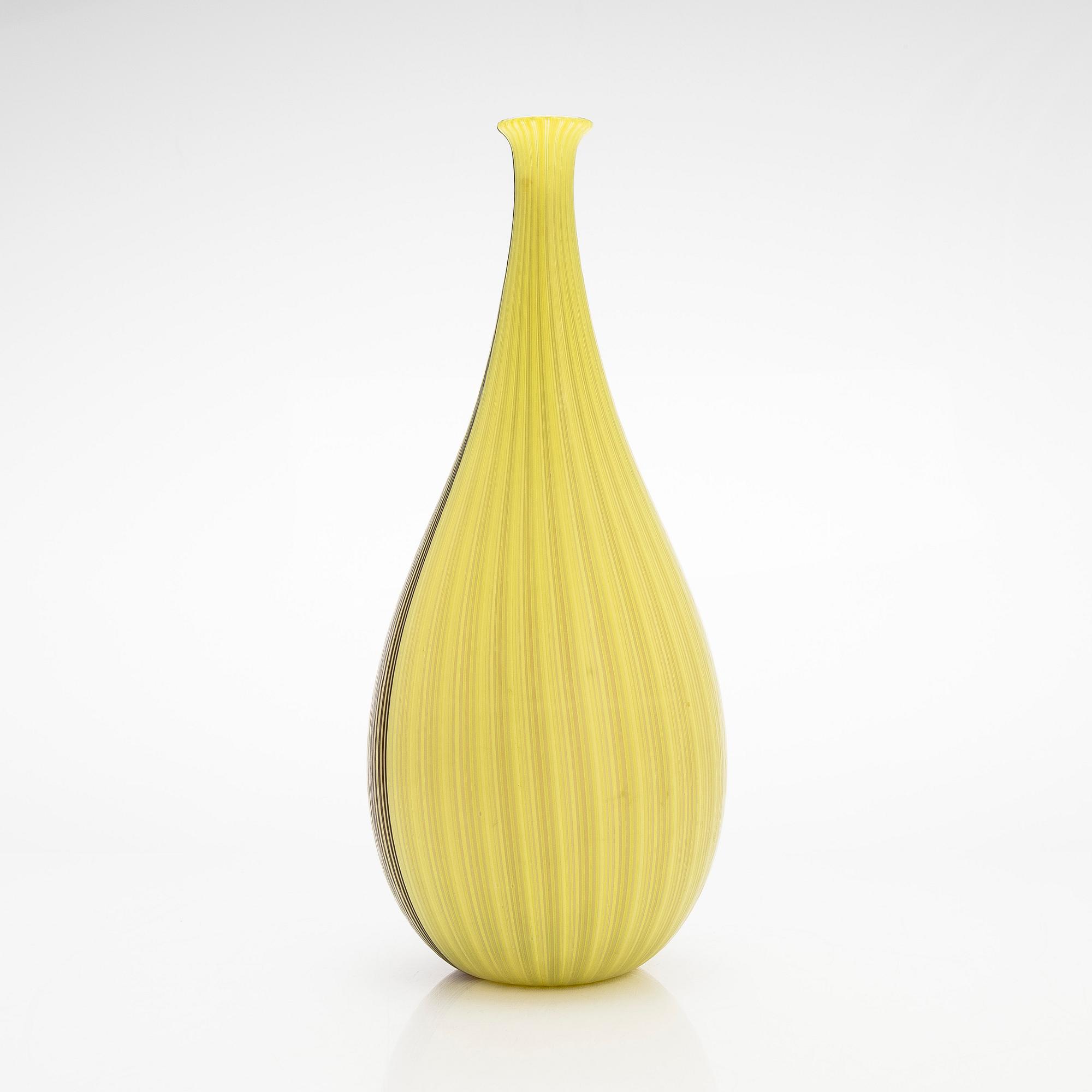 Carlo Scarpa, vase, 'Tessuto' signed Venini Murano Italia.