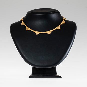 KAULAKORU, "Kaarisilta" 14K kultaa, Björn Weckström, Kruunu Koru / Lapponia 1968. Paino 30,3 g.