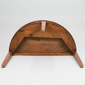 HALVMÅNEBORD, 2 st, Ryssland, 1800-talets första hälft.