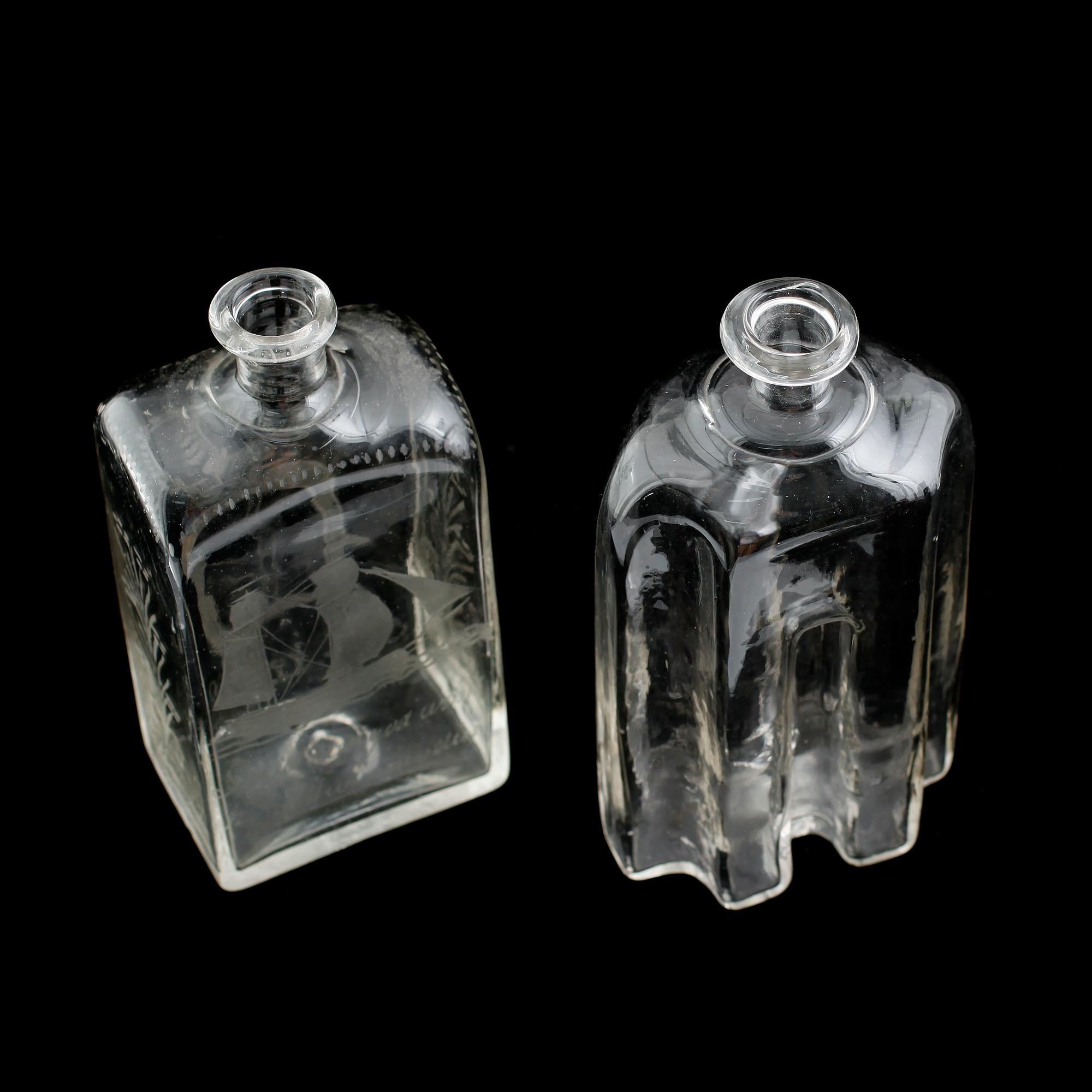 KARAFFER/PLUNTOR, 2 st, glas, 1800-tal.