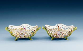 1231. A pair of Meissen chestnut baskets, period of Marcolini (1774-1815). (2).