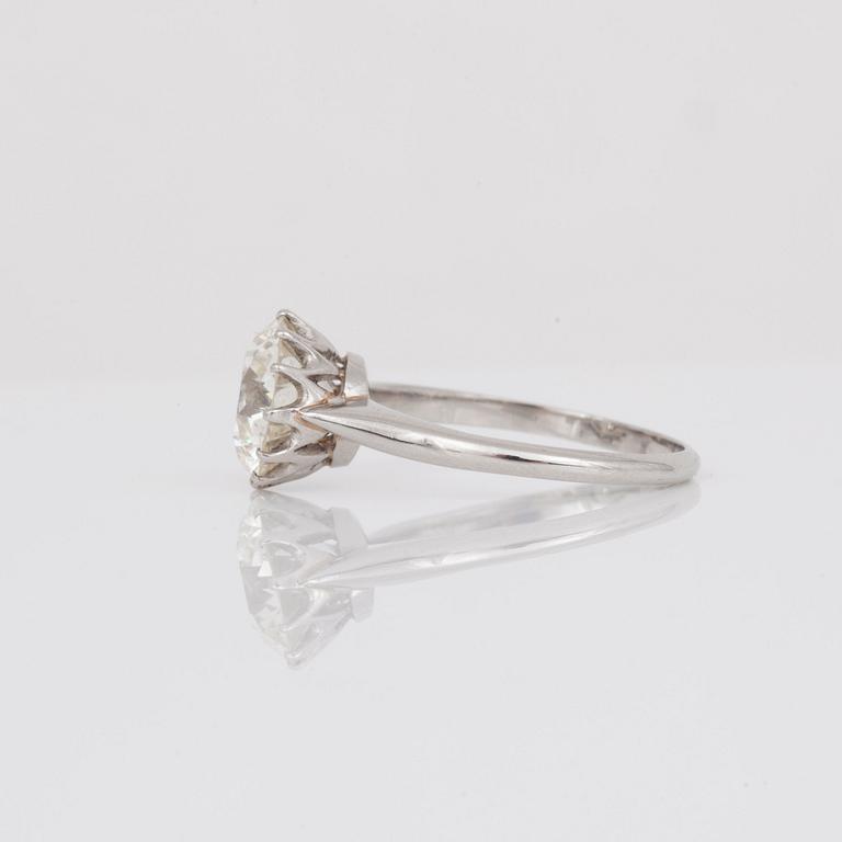 A 3.60 ct old-cut diamond ring. Diamond weight according to engraving. Quality circa J-K/VVS.