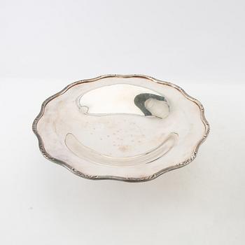 Skålar på fot 2 st samt jardinière nysilver 1900-talets början.