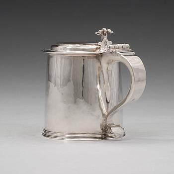 An English 17th century silver tankard, possibly of John Ruslen, London 1680.
