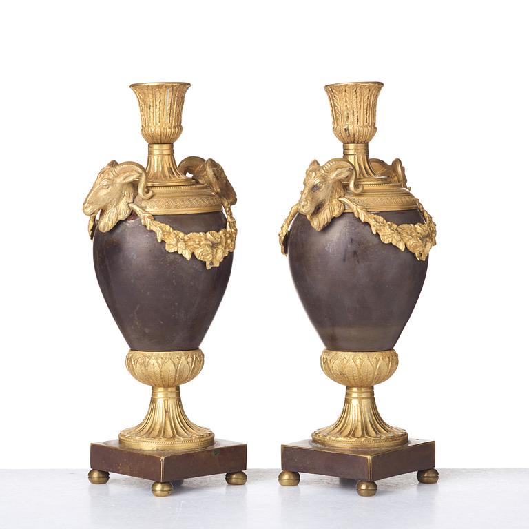CASOLETTER, för ett ljus, Louis XVI-stil, omkring år 1900.