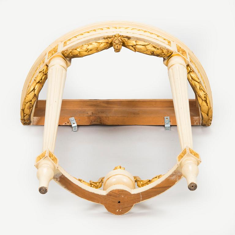 Trymåspegel med konsolbord, 1900-talets början.