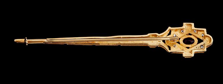 BROSCHNÅL, 18K guld, rubin samt små diamanter. Vikt ca 4 g.