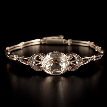 RANNEKORU, kullattua hopeaa, Neuvostoliitto, synteettiset kivet. 1900-luvun alku.