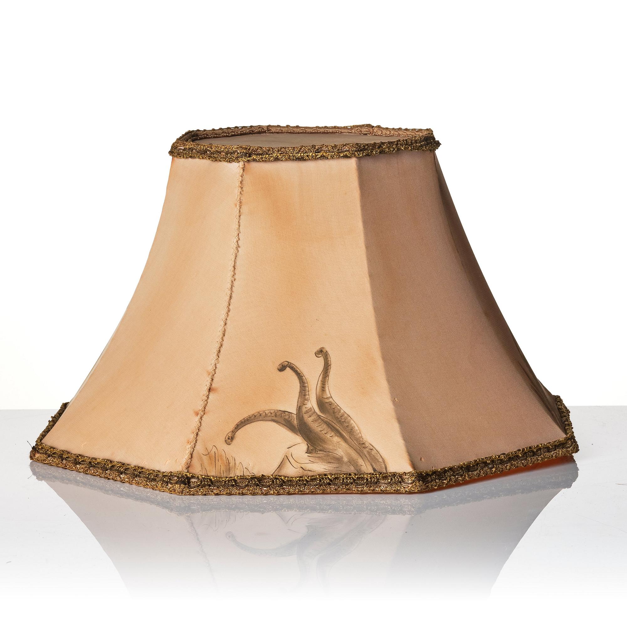 A Chinese vase, made in to a lamp late Qingdynasty/early 20th Century.