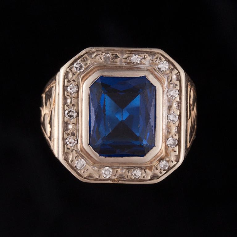 RING, 18K guld, syntetisk spinel, 8/8-slipade diamanter. Vikt ca 22,5 g.