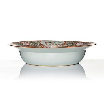 A large famille rose 'Rockefeller pattern' basin, Qing dynasty, Qianlong (1736-95).