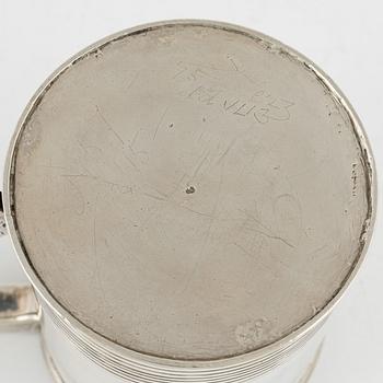 Mugg, silver, otydlig mästarstämpel (möjligen John Langland I), Newcastle 1800-1801.