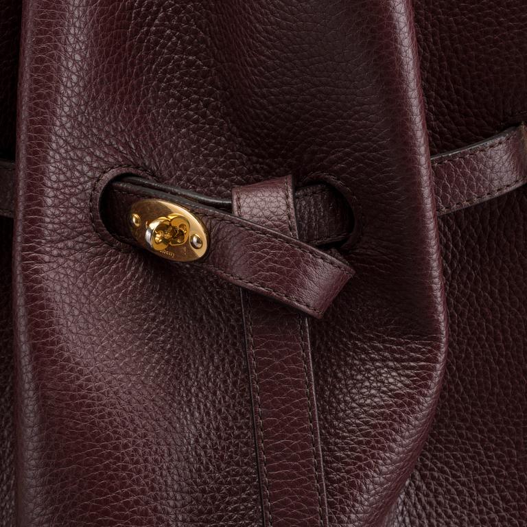 A MULBERRY SMALL TYNDALE BUCKET BAG.