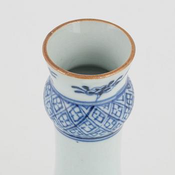 A porcelain vase, China, 18th century.