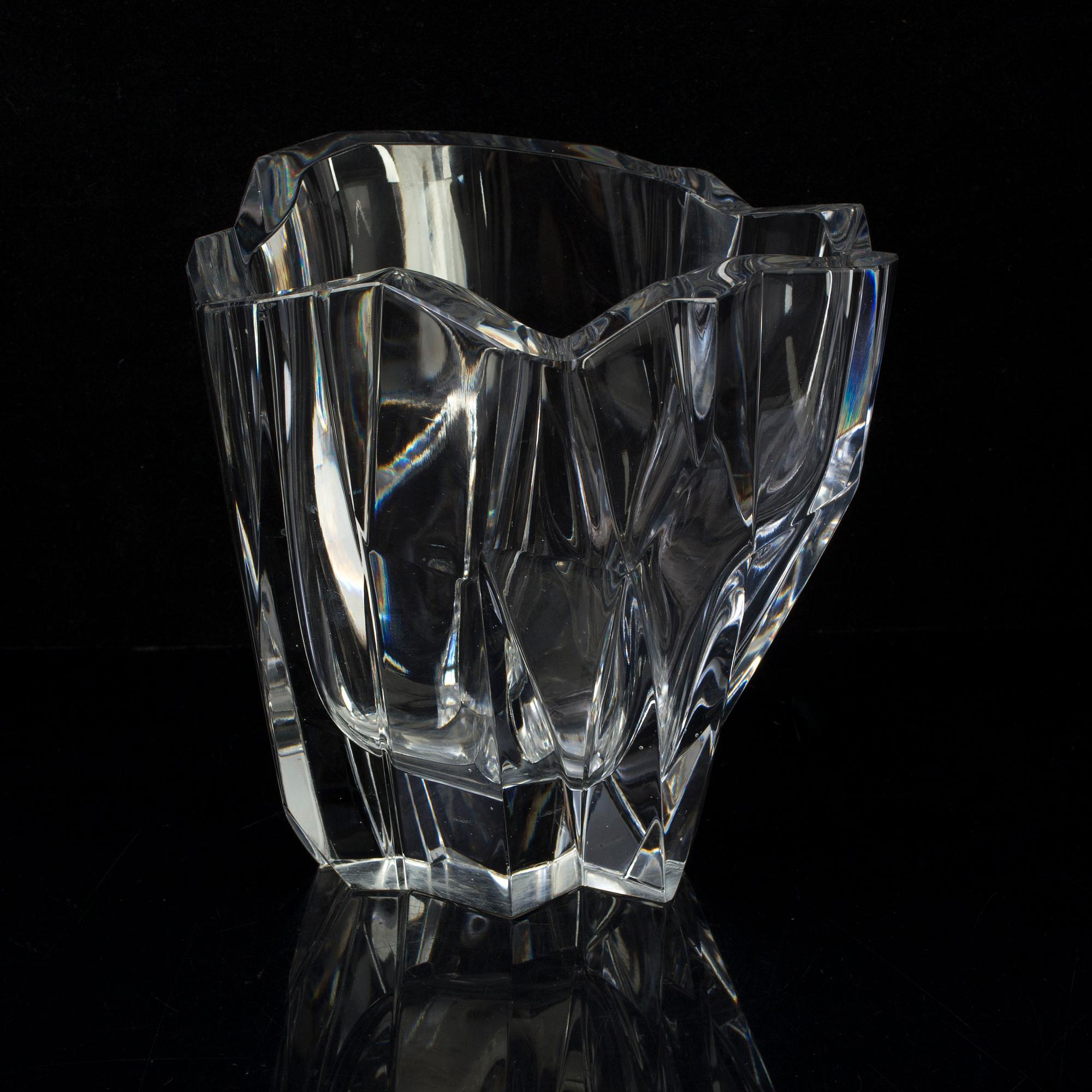 A glass bowl by Tapio Wirkkala for Iitala, 1958.