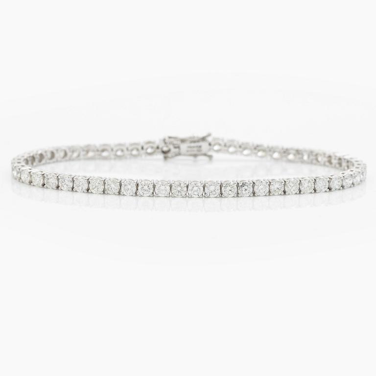 Tennis bracelet 18K white gold with round brilliant-cut diamonds, a total of 6.42 ct.