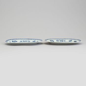 A pair of blue and white export porcelain serving dishes, Qing dynasty, Qianlong (1736-95).