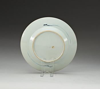 A set of 16 blue and white dinner plates, Qing dynasty, Kangxi (1662-1722).