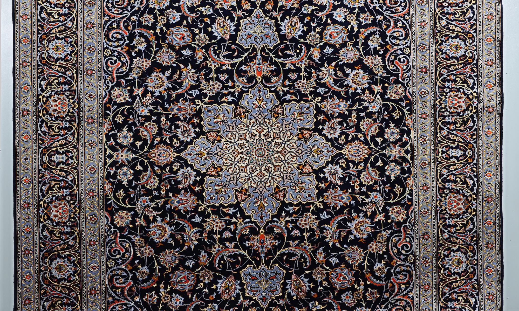Matto, Kashan, ca                             402 x 307 cm.