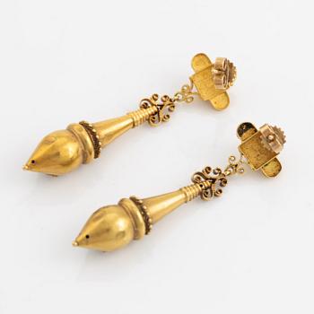 Gustaf Dahlgren & Co, brooch and pair of earrings, gold with pearls, circa 1870's.