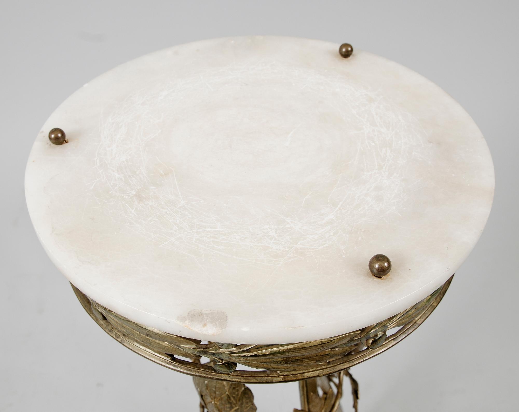 PIEDESTAL, mässing och alabaster, jugend, tidigt 1900-tal.