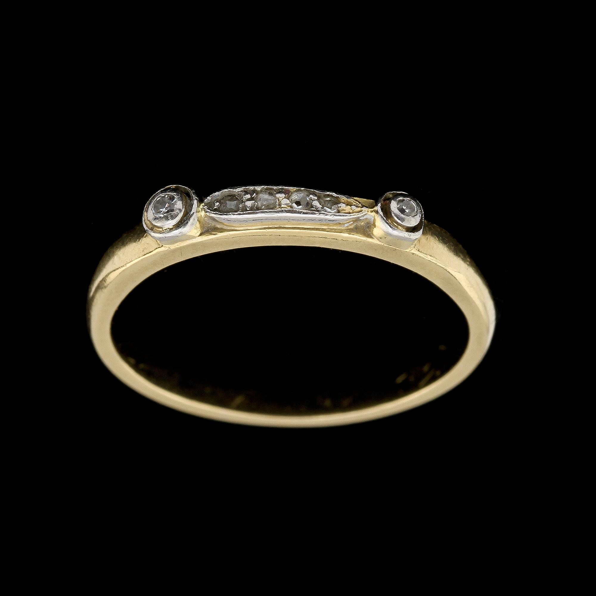 RINGAR, 3 st, 18k guld samt 14k guld. Tot vikt 8 g.