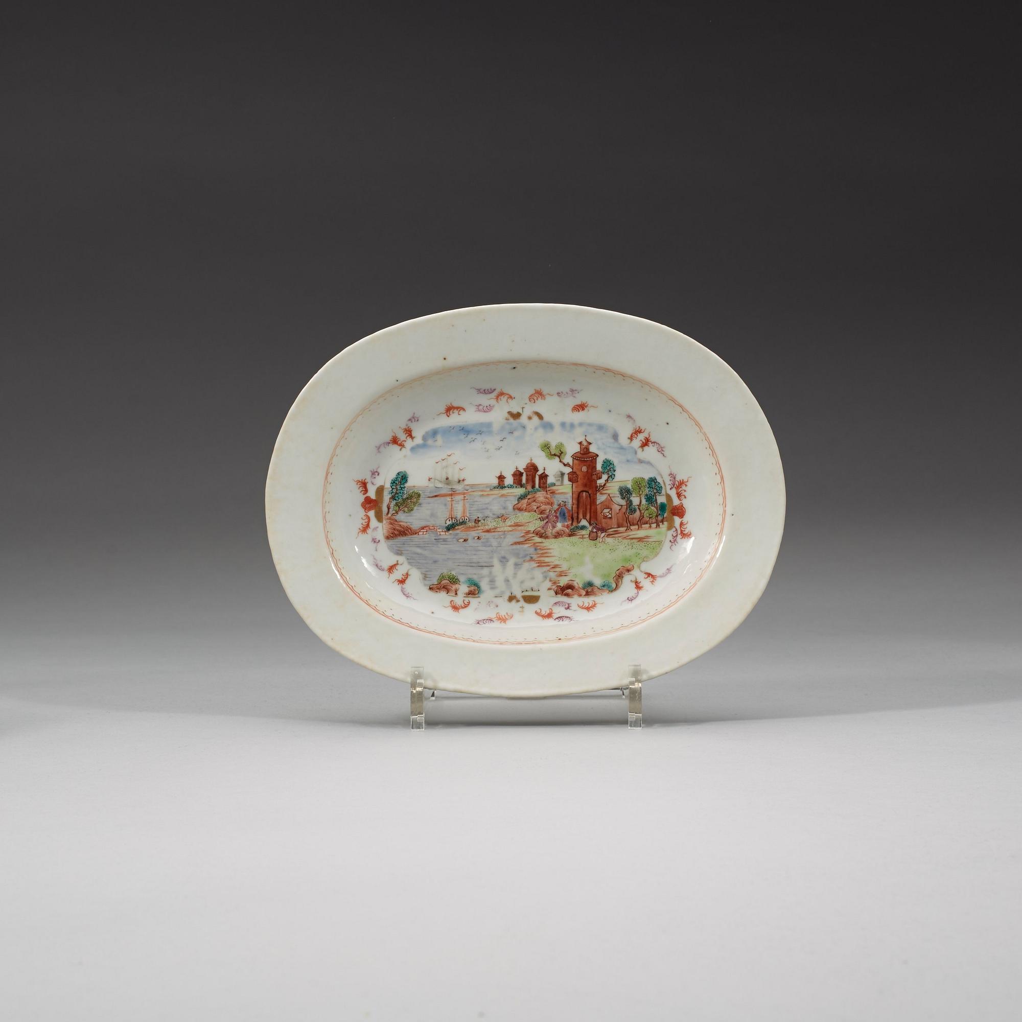 TERRIN med LOCK och FAT, kompaniporslin. Qingdynastin, Qianlong (1736-95).
