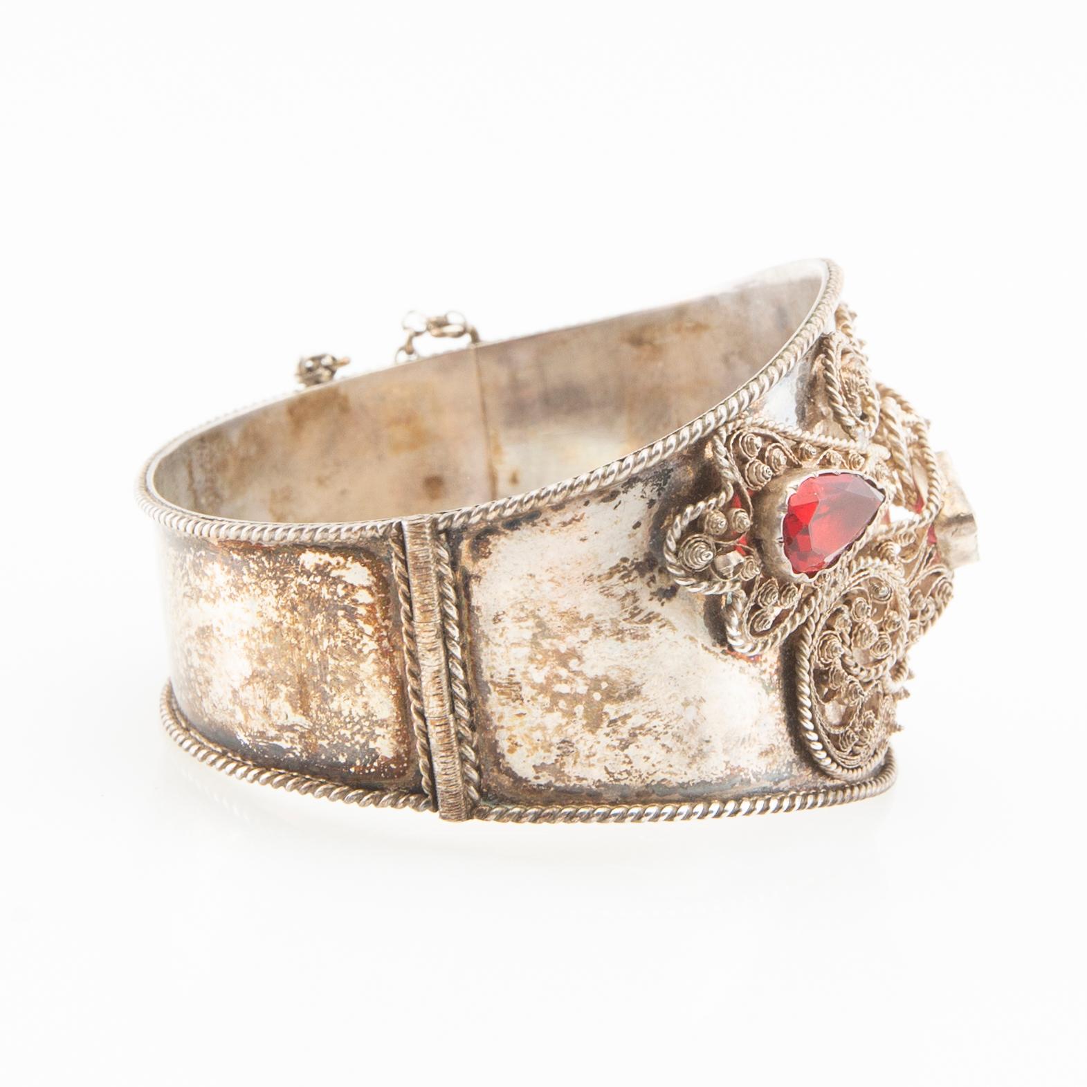 Bracelet of silver and faceted glass, second half of the 19th century.