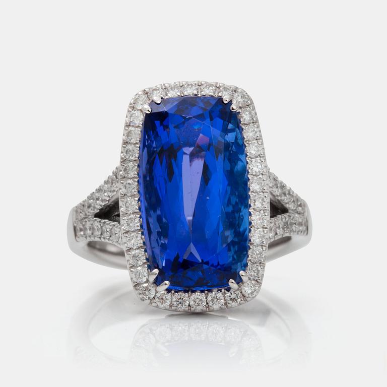 RING with Tanzanite 9,82cts and brilliant-cut diamonds 1,08cts, 18K white gold.