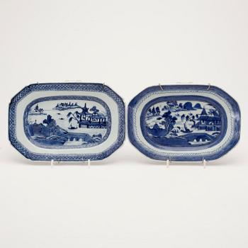 STEKFAT, 2 st, porslin, Kina 1800-talets första hälft.