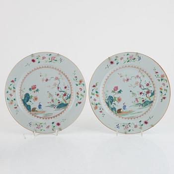 Tallrikar, 3 st, porslin, Kina, qingdynastin, 1700-tal.