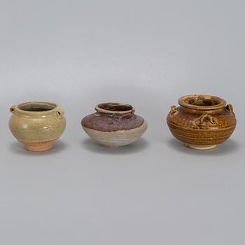 A group of five Southeast asian ceramic jars/pots, 19th century.