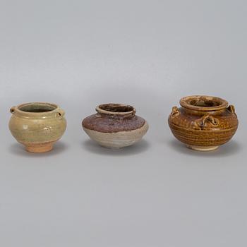 A group of five Southeast asian ceramic jars/pots, 19th century.