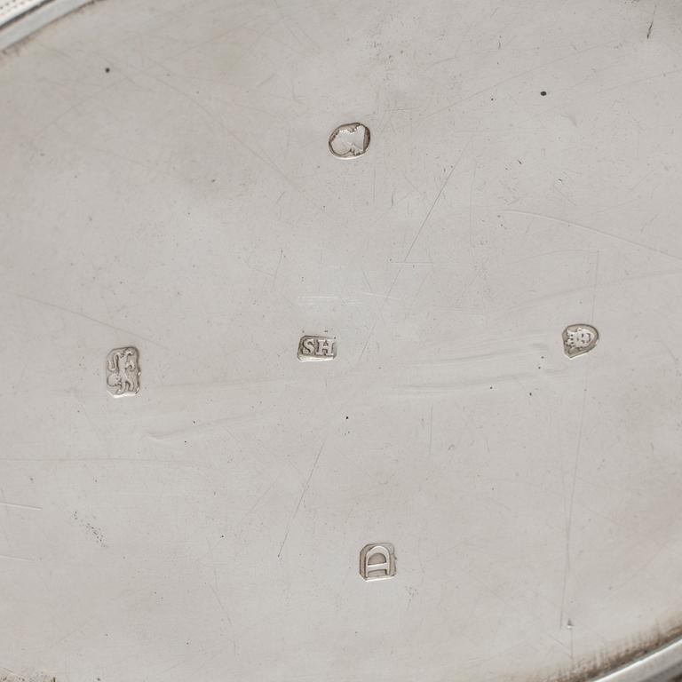 SOCKERSKRIN, silver, Solomon Hougham, London 1799. Vikt 430 gram.