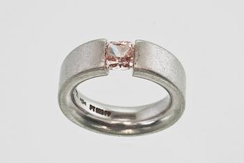 A RING, NIESSING, "light pink" Asprey cut diamond c. 0.80 ct.
