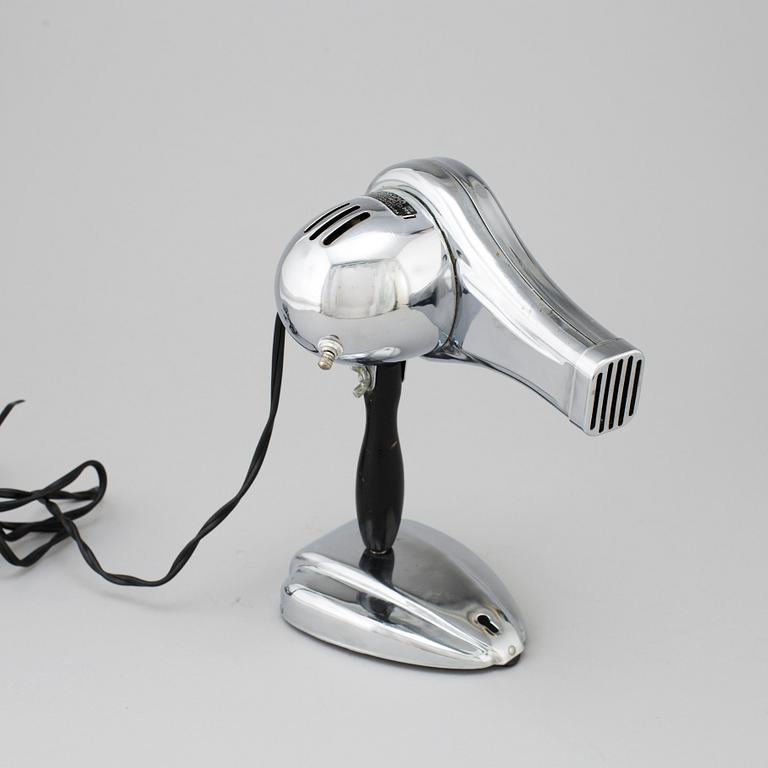 An 'Eskimo' hair dryer from Bersted MFG Co, Canada, mid 20th century.