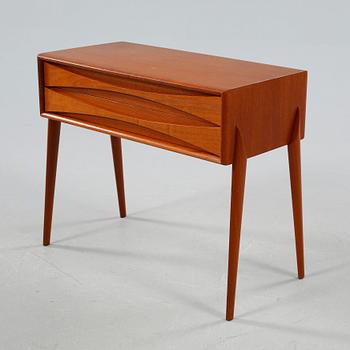 A GT 6835 mirror table, designed by Rimbert Sandholdt, 1959.