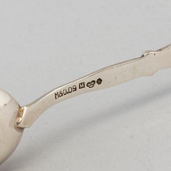 12 silver coffee spoons, import marks for Malmö, Sweden, 20th century. Weight ca 123 grams.