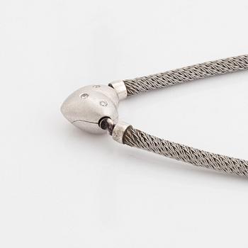 Ole Lynggaard, lås, hjärtformat 18K vitguld med briljantslipade diamanter med 4 collier.