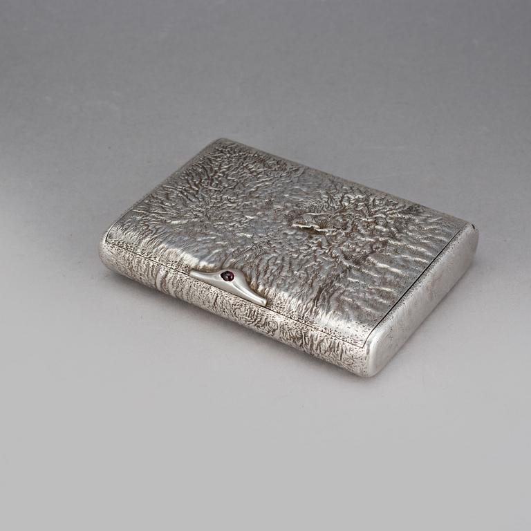 CIGARETTETUI, Ryssland, 1900-talets början. Vikt 154 g.
