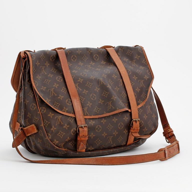 LOUIS VUITTON, a monogram canvas shoulder bag, "Saumur 40".