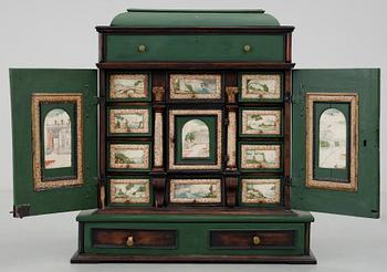 KABINETTSKÅP samt BORD, barock, 1700-tal.