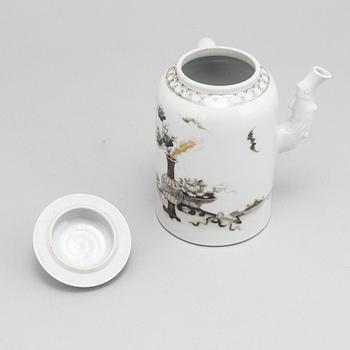 Kaffekanna med lock, kompaniporslin. Qingdynastin, Qianlong (1736-95).