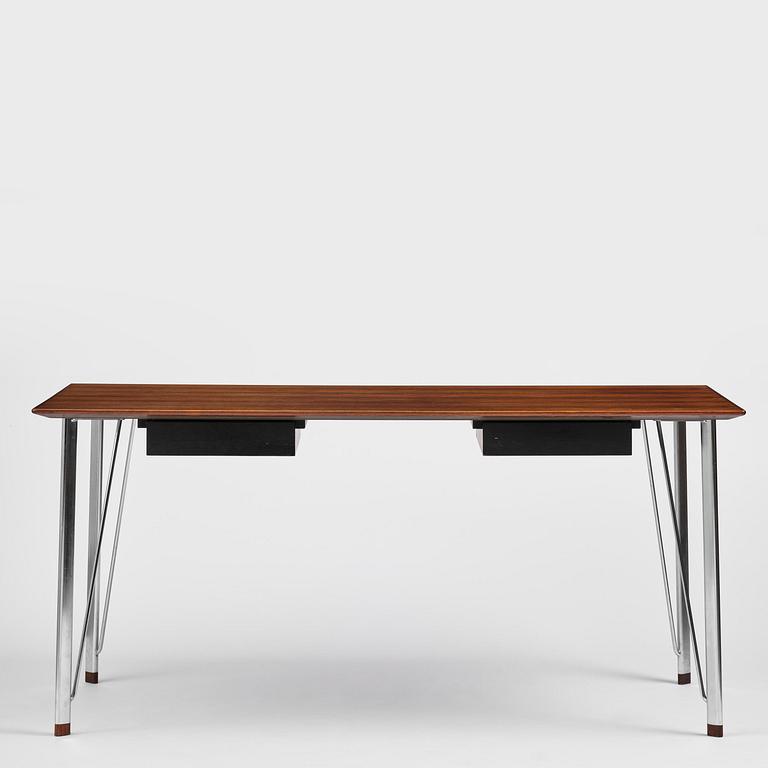 Arne Jacobsen, a writing desk model "3605", Fritz Hansen Denmark, 1967.