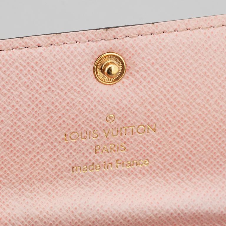 LOUIS VUITTON, nyckelhållare samt armband.